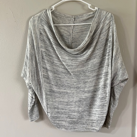 Lole sweater - Picture 1 of 5